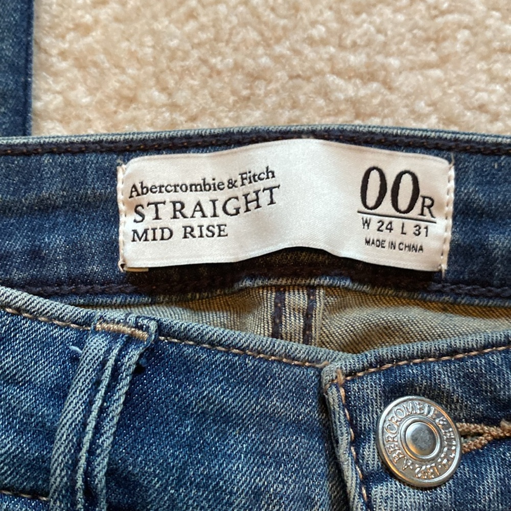 NWT Abercrombie straight leg mid rise jeans - Picture 4 of 6